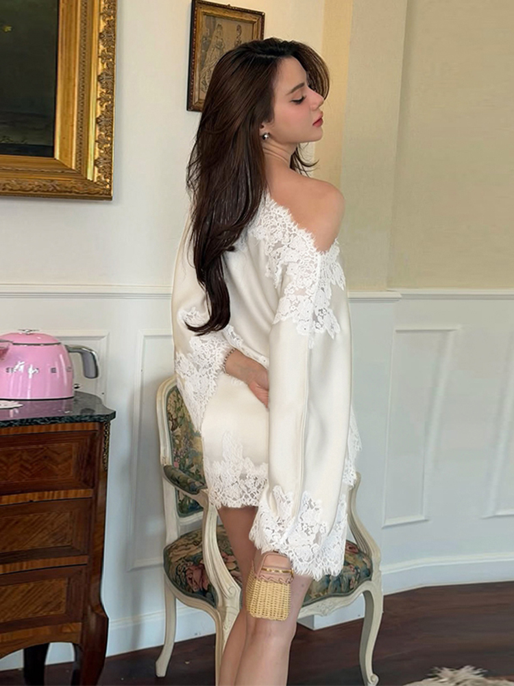 Elegant Lace Patchwork Women's - Off Shoulder Blouse 评论和价格